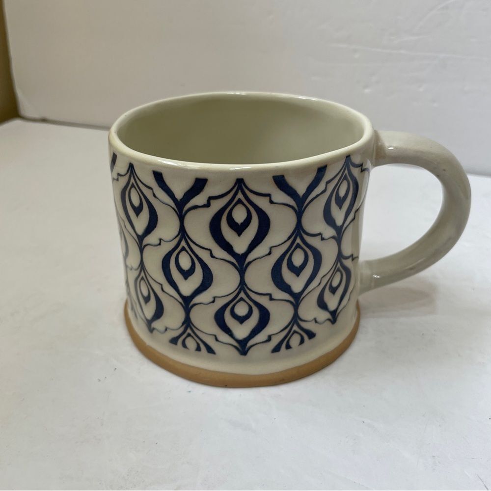 PRIMA DESIGN CERAMIC MUG IN BLUE AND‎ CREAM